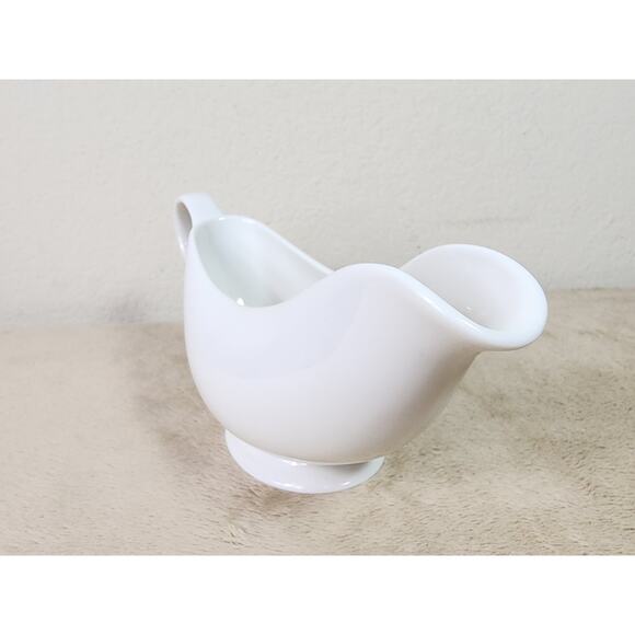 Martha Stewart Gravy Boat Sauceboat Bowl Pitcher White Porcelain Dinnerware - Picture 7 of 11